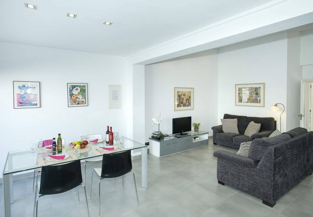 In Pollensa village, private pool, ping-pong for 4 persons