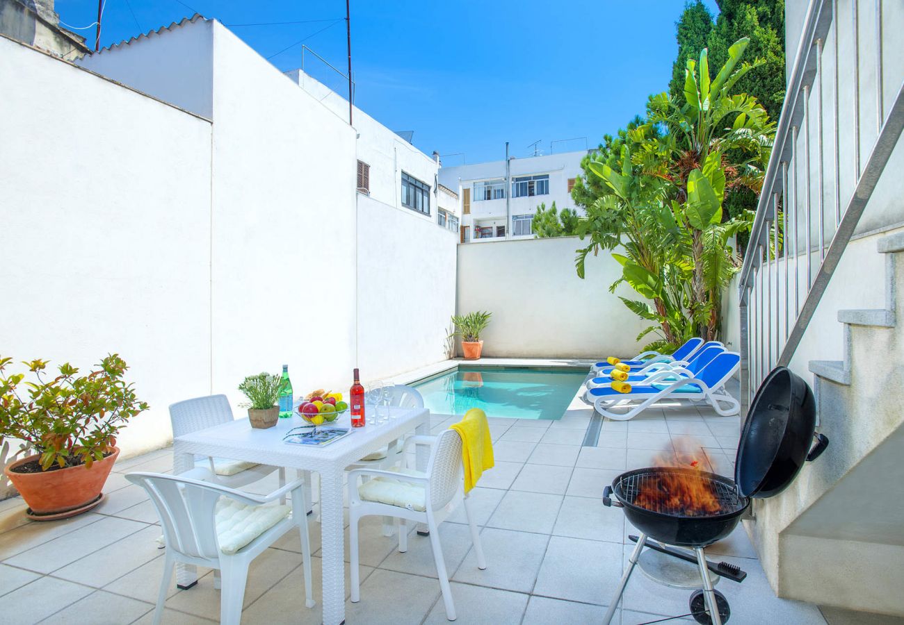 In Pollensa village, private pool, ping-pong for 4 persons