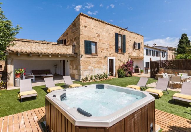 Villa/Dettached house in Pollensa - Es Garroverar